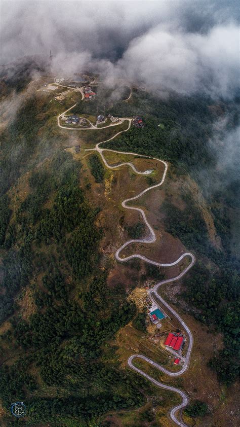 Mount mẫu sơn is a mountain in lộc bình district, lạng sơn province, in northeastern vietnam. Choáng ngợp những hình ảnh hùng vĩ của núi Mẫu Sơn từ trên cao