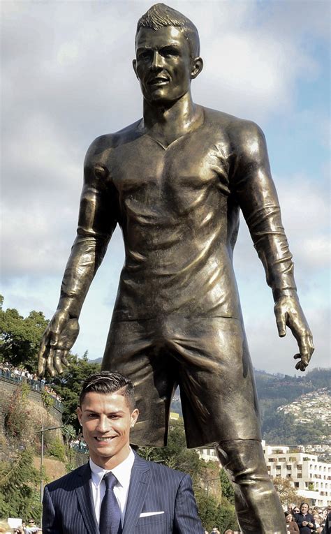 Cristiano Ronaldos New Statue Has A Very Impressive Penis Bulge E