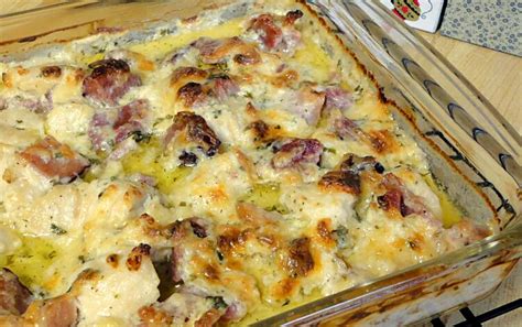 Besides, the ability to customize a basic low carb chicken casserole recipe for various ingredients you might have is a huge advantage. CHICKEN CORDON BLEU CASSEROLE - Linda's Low Carb Menus ...