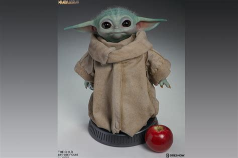 The Childbaby Yoda Life Size Statue From Sideshow Swnz Star Wars