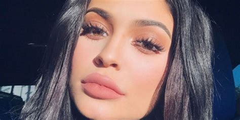 Kylie Jenner Smokes In Instagram Photoshoot And Fans Arent Happy