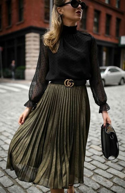 57 Classy Pleated Skirt Outfit Ideas For Fall You Should Already Own In 2020 Pleated Skirt