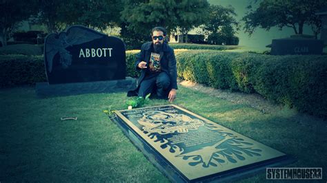 Samron Jude Visits Dimebag Darrells Grave And The Rail Club In Texas