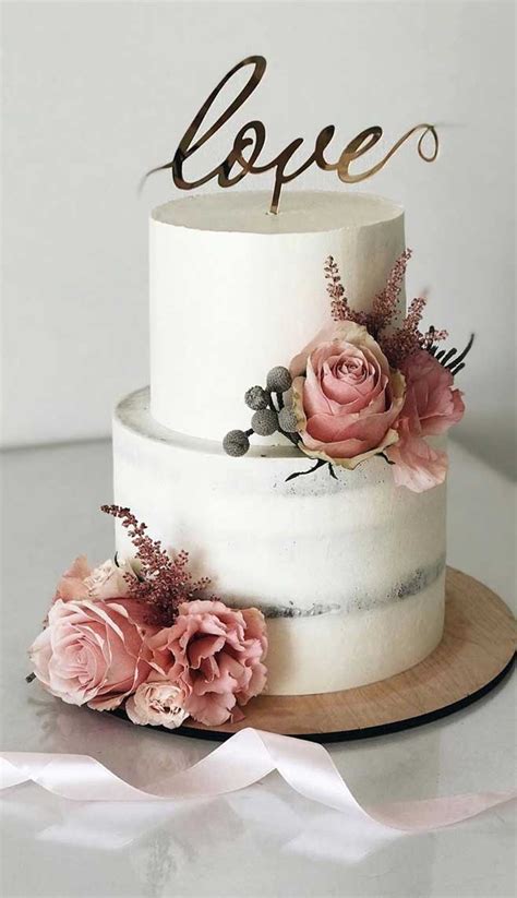 Then, put a thick layer of frosting on your cake as a base, making it as smooth as possible. The 50 Most Beautiful Wedding Cakes