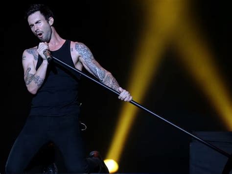6 Sexy Things About Sexiest Man Adam Levine