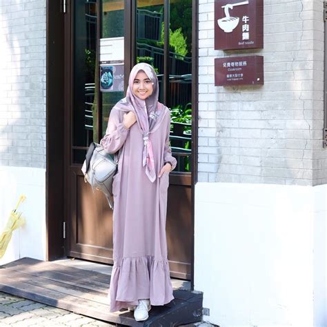 8 Inspirasi OOTD Hijab Simple Buat ke Kampus