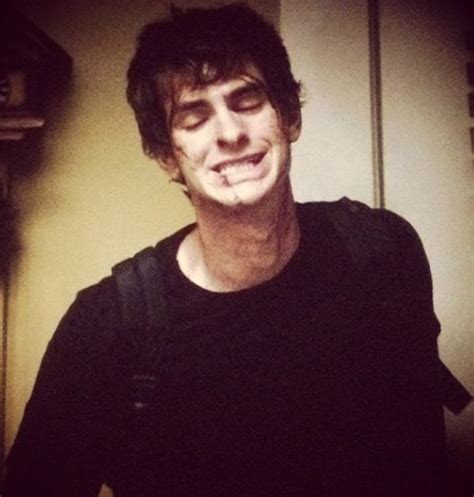 andrew garfield s cheesy grin o o o andrew garfield people andrew