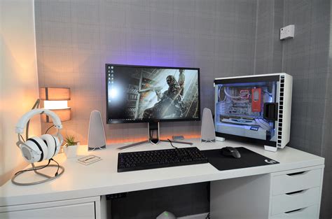 Corner Gaming Laptop Desk Setup For Streamer Gaming Room And Desk Setup