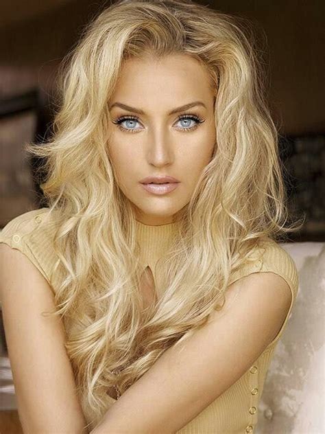 Beautiful Blonde Hair Goddess She Is Beautiful Eyes Blonde Beauty Hot Blonde Girls