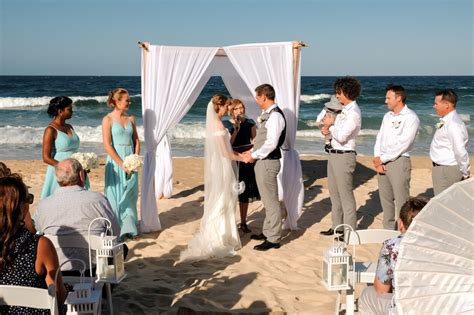 Beach Wedding In Queensland Brisbane Marriage Celebrant