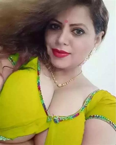 Sapna Bhabhi Hot Photos