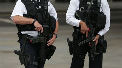 Almost Half Of Met Police Officers Want More Firearms Specialists Poll Uk News Sky News