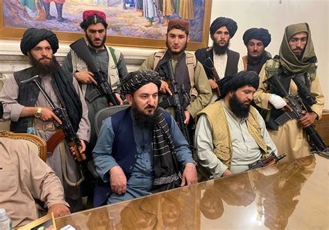 Los Talibanes Irrumpen En El Palacio Presidencial De Kabul