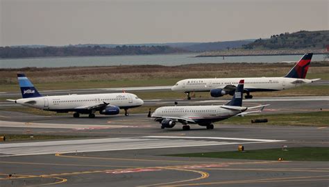 Kbos 11 7 10 Delta Boeing 757 232 N644dl Jetblue Airbus A Flickr