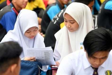 Untuk sijil tinggi persekolahan malaysia (stpm) kohort 2020, peperiksaan semester dua akan berlangsung pada 12, 13, 17 dan 18 ogos 2020 dan semester tiga. Tarikh peperiksaan SPM dianjak ke 6 Januari | Astro Awani