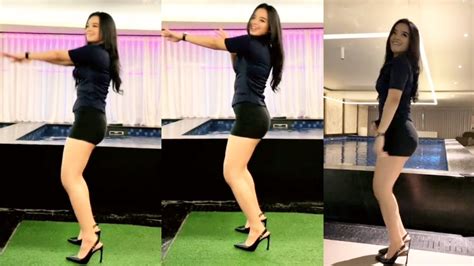 Style Cewe Joget Pake Rok Seksi Goyang Tiktok Hot Hits Terbaru Bokong Gede Youtube