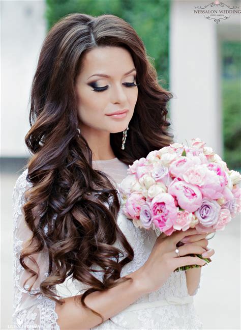 You can find the cascading hair effect on many websites making it a popular choice for those who want to make an impact. black long wedding hairstyle | Deer Pearl Flowers