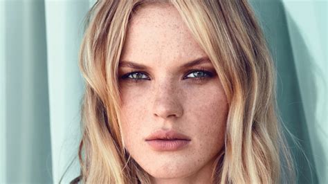Women Blonde Anne Vyalitsyna Green Eyes Face Freckles Looking At Viewer American Women