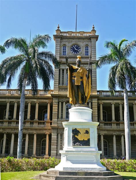 King Kamehameha Statue In Downtown Honolulu Honolulu Oahu Hawaii
