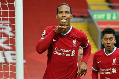 Van dijk debuteerde in oktober 2015 in het nederlands elftal, waarvan hij in maart 2018 aanvoerder werd. Virgil van Dijk - Vivagoal.com