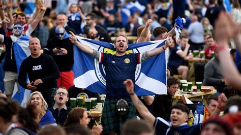 More Than 70000 Empty Seats At Glasgow Euro 2020 Fan Zone Bbc News