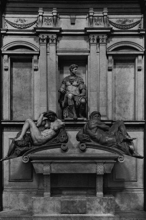 Tomb Of Giuliano De Medici By Michelangelo Sagrestia Nuova