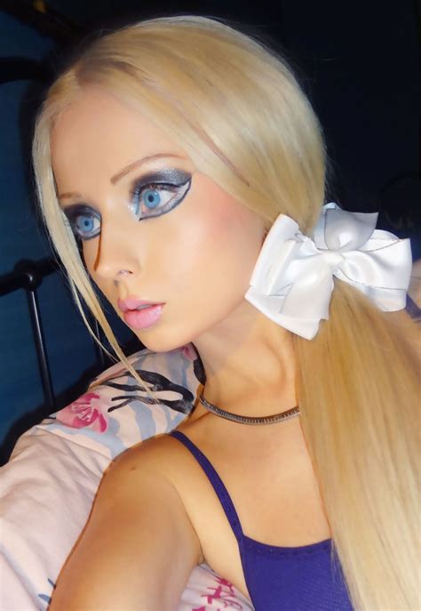 Valeria Lukyanova A Barbie Humana Impacta Com Fotos Em Revista Fotos Mdig
