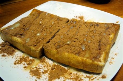 Roti bakar merujuk kepada kepinganroti yang dibakar agar garing. Roti Bakar Aneka Topping Bisa Dicicipi di 5 Tempat Ini