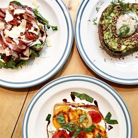 A Guide to the Best Brunch Spots in Old Montreal - Montreall ...