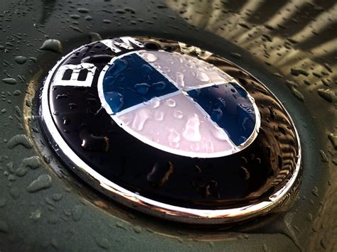 Click to download bmw wallpapers 1080p is 4k wallpaper at hd resolution quality to your desktop. Bmw Rain Logo HD Wallpaper - 9to5 Car Wallpapers