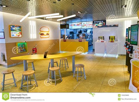 Alle informationen zu unseren produkten, restaurants und mehr. McDonald's restaurant editorial stock photo. Image of ...