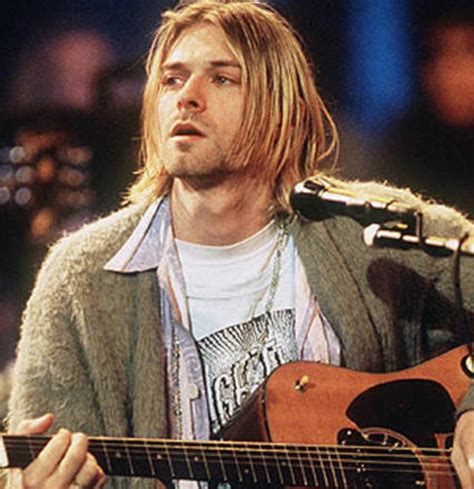 Cobain also began using heroin around this time. Kurt Cobain, 10 trend di moda che dobbiamo a lui - Moda ...