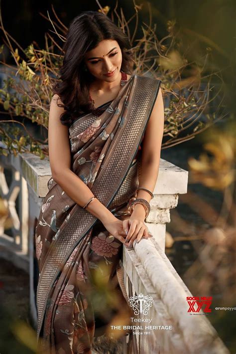 Actress Anju Kurian Sexy Stills In A Saree Social News Xyz