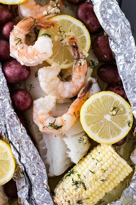 Here's a dish that everyone will be raving about! Garlic and Dill Seafood Bake - Homemade Hooplah