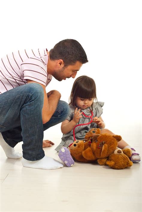 Madre E Hija Que Cosen Junto Foto De Archivo Imagen De Madre Cosen