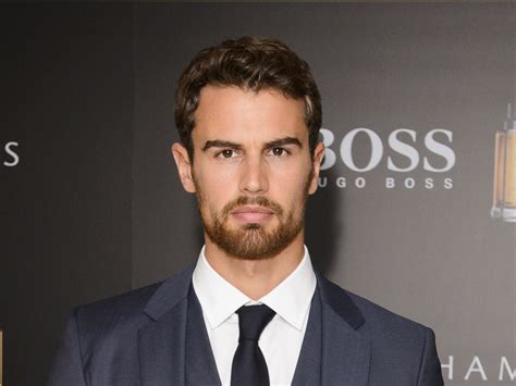 Theo James In Talks For ‘backstabbing For Beginners Variety