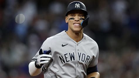 Aaron Judge Hits Al Record Breaking Home Run No 62 Yardbarker