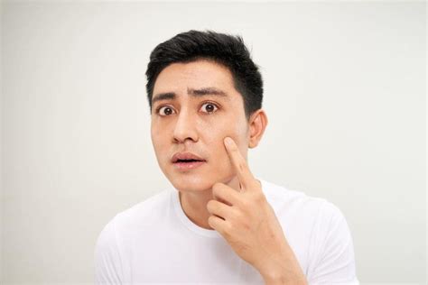 7 Cara Mengencangkan Kulit Wajah Pria Plasthetic Clinic