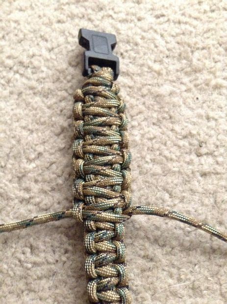 This is the same as the cobra weave, but weaved back over itself. How to Make a Paracord King Cobra Braid | Basic bracelet, Paracord, King cobra