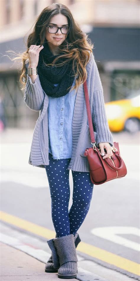 What Color Top To Wear With Navy Blue Leggings With