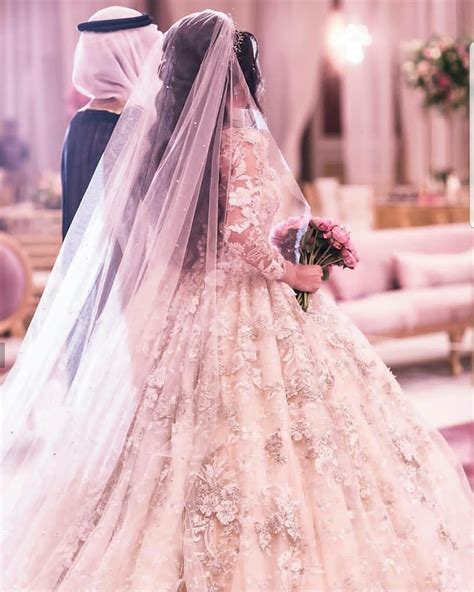 Find the best wedding photographers in bangalore or candid photographers in bangalore get contact info, check rates, portfolio & reviews for wedding photographers only at weddingz. Pin by ♡Madiha♡ on Šoul.. | Wedding dress sketches, Wedding couples photography