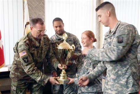 Usareur Commander Visits Baumholder Article The United States Army