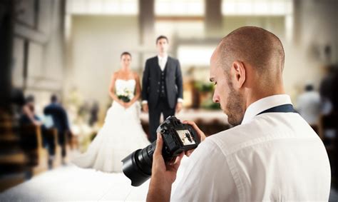 Mar 28, 2019 · a few that stand out as particularly lucrative are wedding photography, family photography, maternity photography, real estate photography, commercial/stock photography, pet photography, product photography, and boudoir photography. How To Start A Cheap Wedding Photographers Business