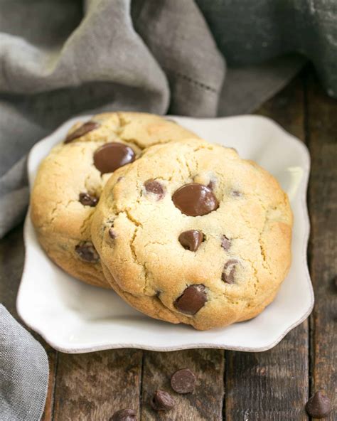 Levain Bakery Chocolate Chip Cookies | i am baker