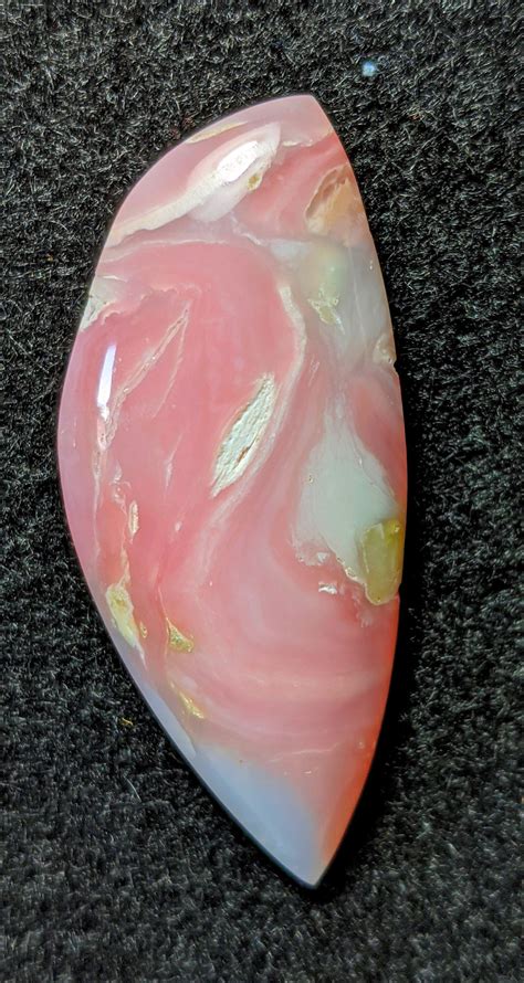 Peruvian Pink Opal Minerals And Gemstones Pink Opal Crystals And