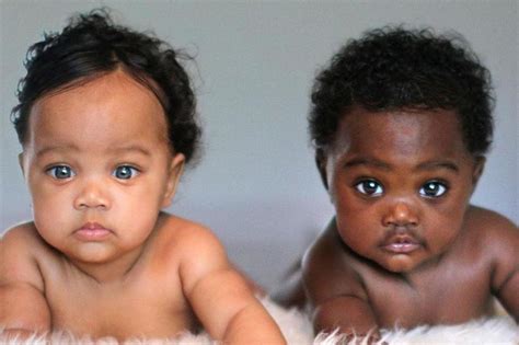 Twin Babies With Different Skin Colours Have Become Instagram Stars