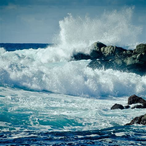 2048x2048 Sea Waves Splashes Ipad Air Wallpaper Hd Nature 4k