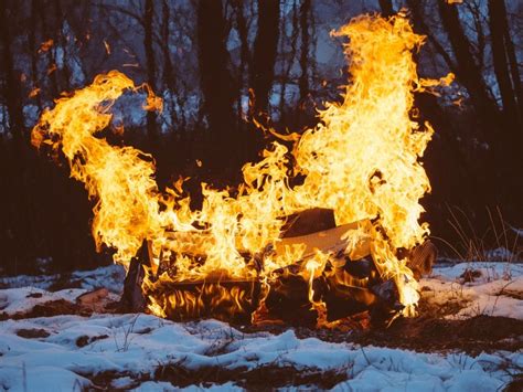How To Build A Bonfire In Winter New England Today
