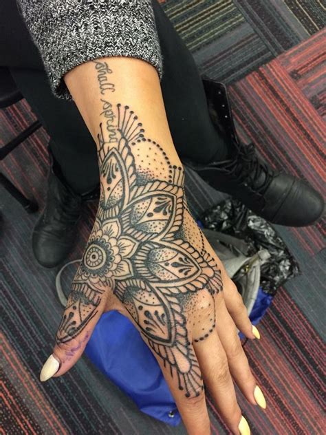 Rihanna Hand Tattoos In 2020 Tribal Hand Tattoos Hand Tattoos For