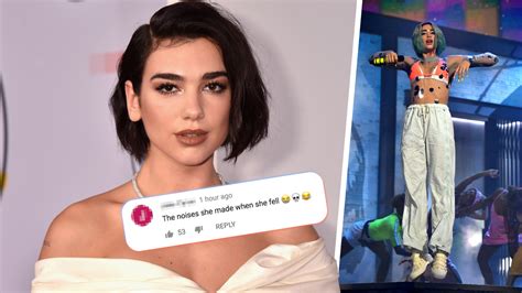 Dua Lipa Did A Stage Dive At The Amas And She Left Twitter 100 Shook